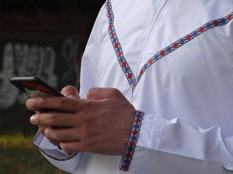 White Ahsan Omani With Stripe