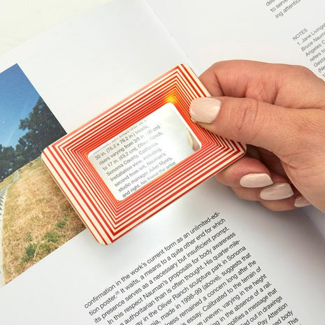 Kikkerland - Light Up Magnifier