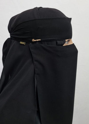 Sharqiaa - Gold English Charm